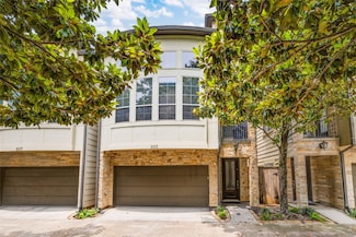 2915 Pease St, Houston, TX 77003