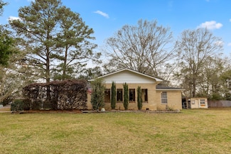 1210 Dawn Dr, Ellisville, MS 39437