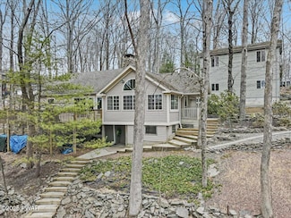 803 Lakeview Place, Hawley, PA 18428
