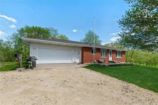 22871 99th St, Anamosa, IA 52205