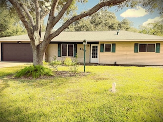 1608 Michael St, El Campo, TX 77437