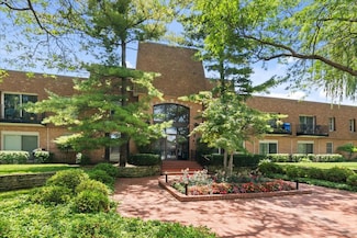 1220 Park Ave W Unit 123, Highland Park, IL 60035
