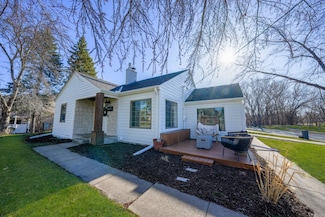 10875 S Shore Dr, Plymouth, MN 55441