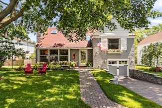 9 Williamsburg Ct, Evanston, IL 60203