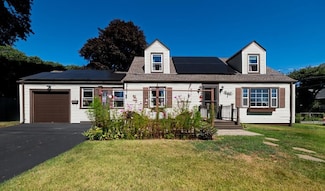 9 Burwell St, Lincoln, RI 02865