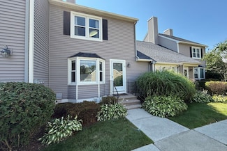 4 Cheltenham Ct, Suffield, CT 06078
