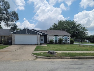 4100 Silverberry Ave, Fort Worth, TX 76137