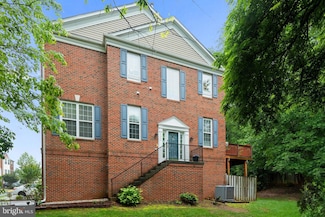 4000 Timber Oak Trail, Fairfax, VA 22033