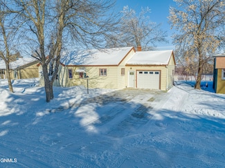 212 Center Ave, McClusky, ND 58463