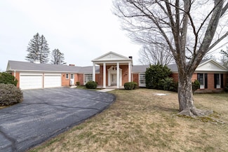 18 Heritage Dr, Bedford, NH 03110