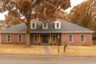 14 Aberdeen Dr, Little Rock, AR 72223