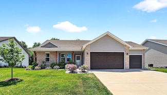 606 Vineyard Dr, Cambridge, WI 53523