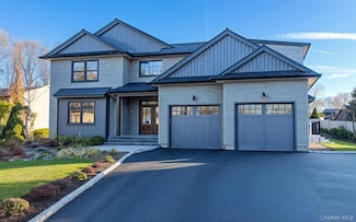 80 Washington Blvd, ComMacK, NY 11725