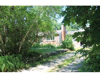 125 Maple St, Carlisle, MA 01741