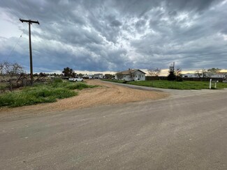 2053 Zumwalt Ave, Tulare, CA 93274
