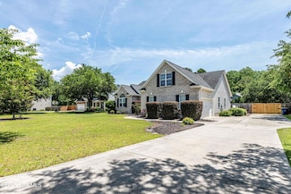 220 Everett Yopp Dr, Sneads Ferry, NC 28460