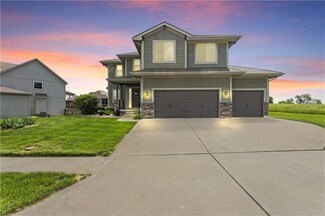 529 Sycamore Rd, Greenwood, MO 64034