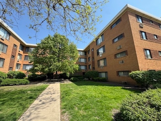 2704 W Lunt Ave Unit 103, Chicago, IL 60645