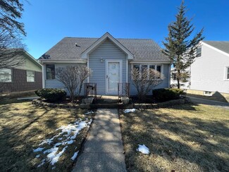 732 S Euclid Ave, Elmhurst, IL 60126