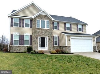 436 Brandenburg Dr, Falling Waters, WV 25419