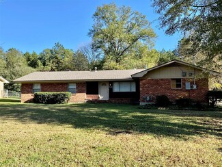 3105 Swann Dr, Nacogdoches, TX 75964