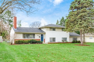 961 Hillsdale Dr, Columbus, OH 43224