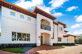 16763 NW 77th Path, Hialeah, FL 33016