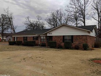 1812 S Baltimore Ave, Russellville, AR 72802