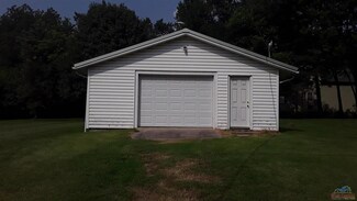 200 W Washington St, Windsor, MO 65360
