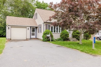 51 Jette St, Swansea, MA 02777