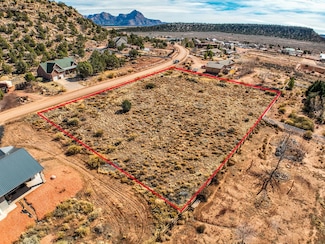 2787 Foothill Dr, Apple Valley, UT 84737