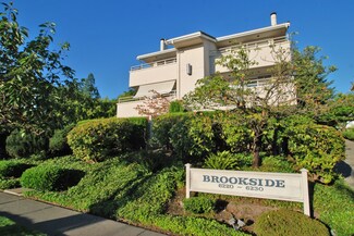 6230 Lakeview Dr, Kirkland, WA 98033