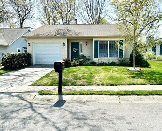 1561 Alpen Ln, Toms River, NJ 08755