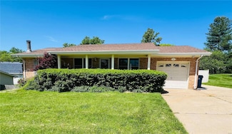 733 La Bonne Pkwy, Ballwin, MO 63021