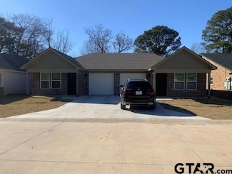 101 Isabella St, Mineola, TX 75773