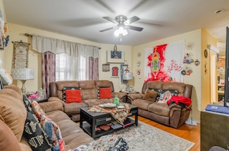 27 W 4th St, Bayonne, NJ 07002
