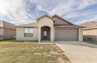 703 E 17th St, Wolfforth, TX 79382