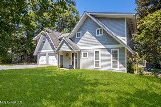 9392 Ridgeview Dr, Ocean Springs, MS 39564