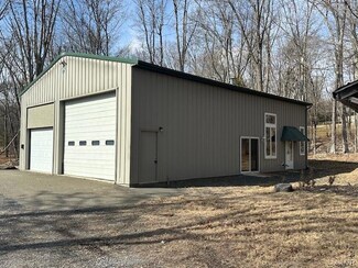 124 Fish Ln, East Stroudsburg, PA 18301