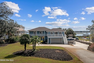 220 Shoreline Dr W, Sunset Beach, NC 28468