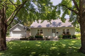 1205 NE 2nd St, Bentonville, AR 72712
