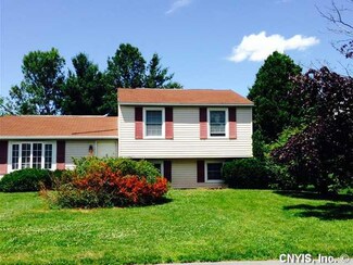 103 Royalton Dr, Minoa, NY 13116