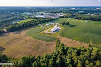 382 Pig Cradle Ln, Clinton, NC 28328