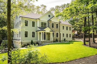 18 Heritage Dr, Lexington, MA 02420