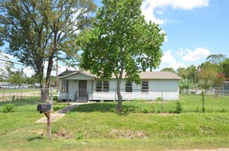 8201 Kenton St, Houston, TX 77028