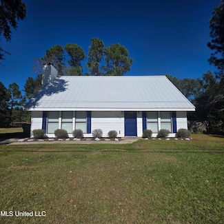 395 Felicity St, Bay Saint Louis, MS 39520