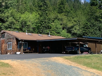 711 H Ave, Powers, OR 97466