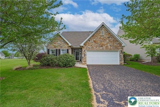 2608 Terrwood Dr W Unit 19, MacUngie, PA 18062