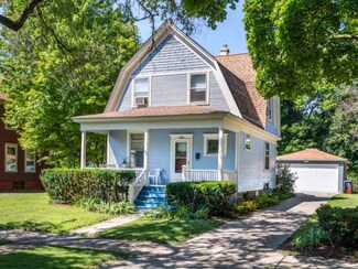 660 Logan Ave, Elgin, IL 60120