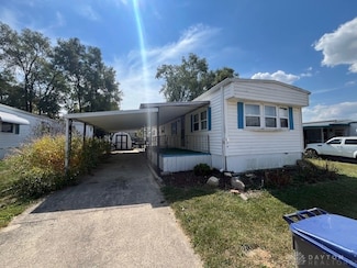 129 Solar Dr, Tipp City, OH 45371